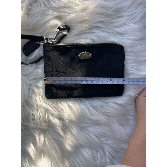 Coach black wristlet older style clutch card wallet purse - Picture 6 of 6